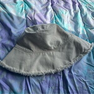 Old Navy Cream Frayed Edge Bucket Hat
